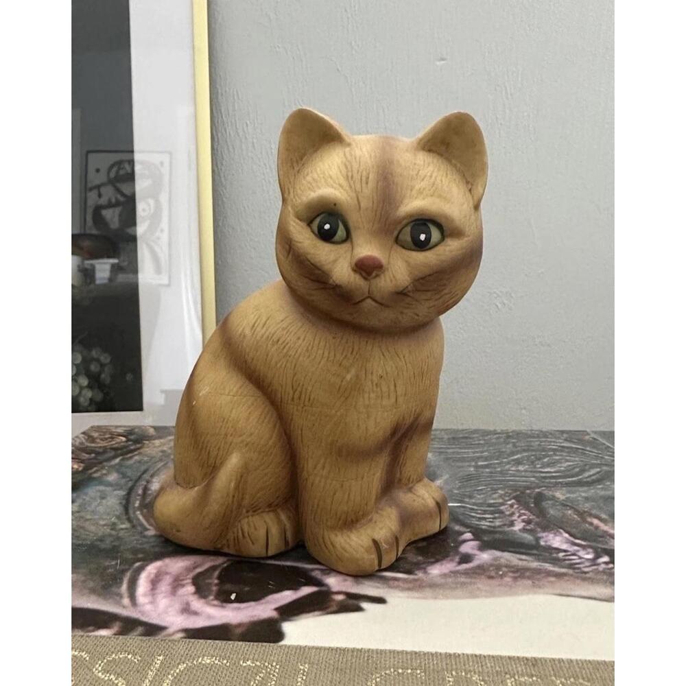 Vintage Porcelain Orange Tabby Stripped Cat Kitten Figurine Green Eyes